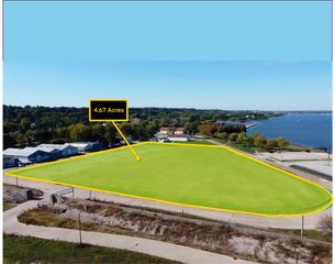 5420 Old River Road, Moline, IL 61265