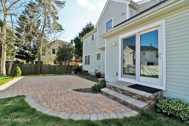 429 Mermaid Drive, Manahawkin, NJ 08050