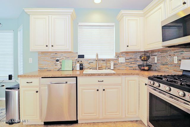 429 Mermaid Drive, Manahawkin, NJ 08050