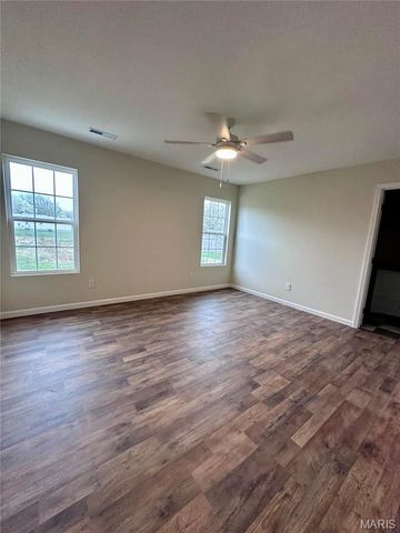 50 Byrd Drive, Sikeston, MO 63801