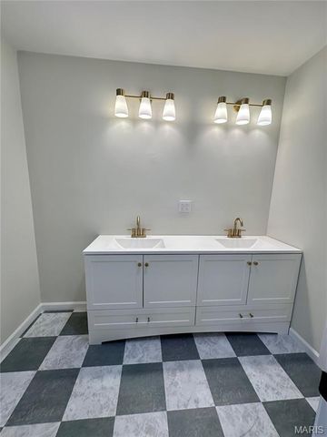 50 Byrd Drive, Sikeston, MO 63801