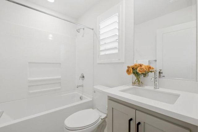 9009 Whitesurf Way, Newark, CA 94560