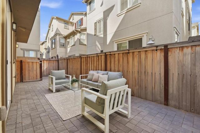 9009 Whitesurf Way, Newark, CA 94560