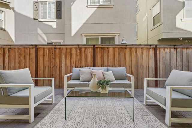 9009 Whitesurf Way, Newark, CA 94560