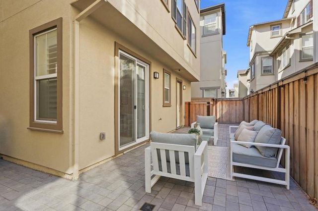 9009 Whitesurf Way, Newark, CA 94560