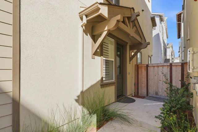9009 Whitesurf Way, Newark, CA 94560
