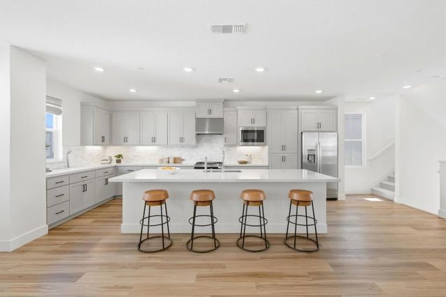 9009 Whitesurf Way, Newark, CA 94560