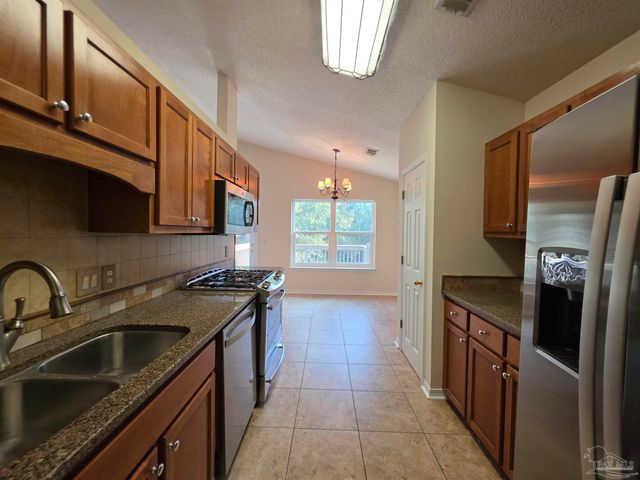 6204 Pomeral Summit, Milton, FL 32570