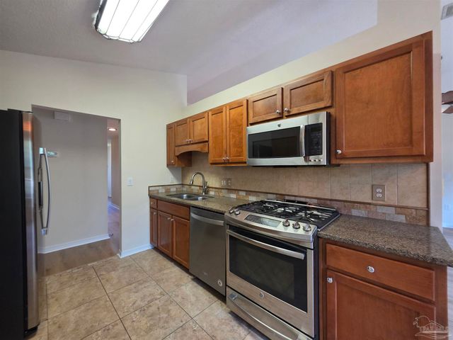 6204 Pomeral Summit, Milton, FL 32570