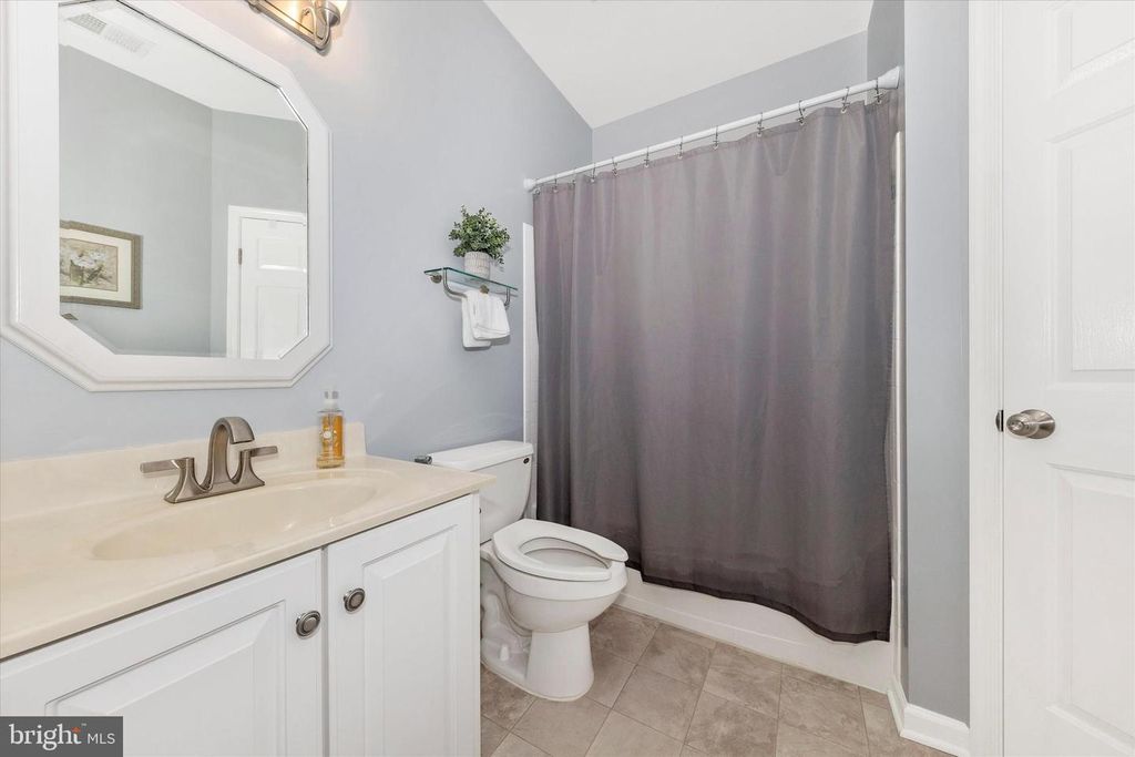 Image 23 of property listing at 6200 GLEN VALLEY TER #1C, Frederick, MD 21701