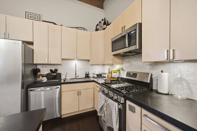 1727 S Indiana Avenue 214, Chicago, IL 60616