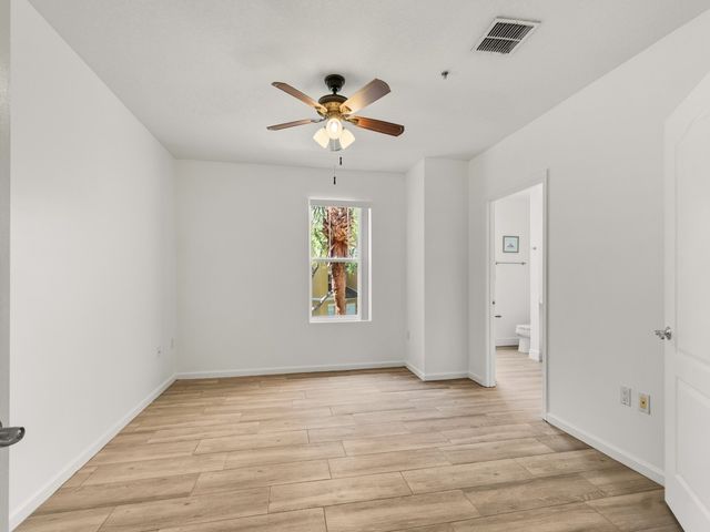 5020 Fairways Circle J202, Vero Beach, FL 32967