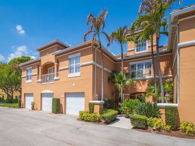 5020 Fairways Circle J202, Vero Beach, FL 32967