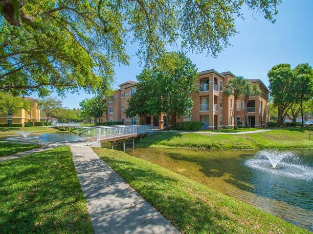 5020 Fairways Circle J202, Vero Beach, FL 32967