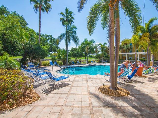 5020 Fairways Circle J202, Vero Beach, FL 32967