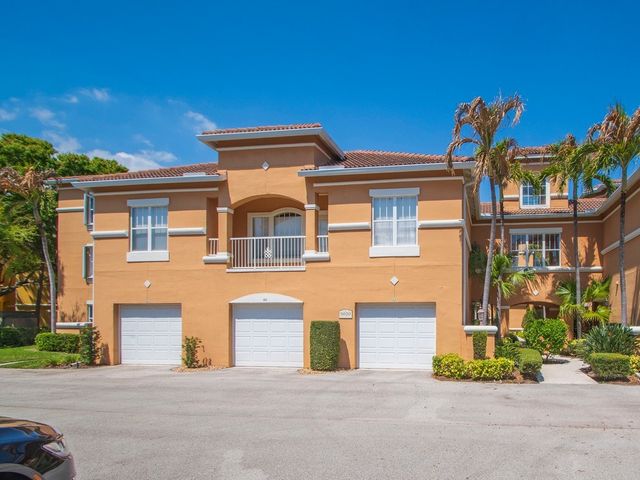 5020 Fairways Circle J202, Vero Beach, FL 32967