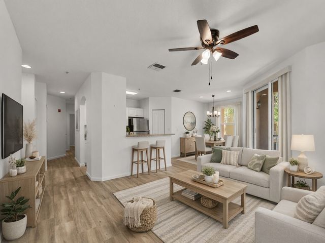 5020 Fairways Circle J202, Vero Beach, FL 32967