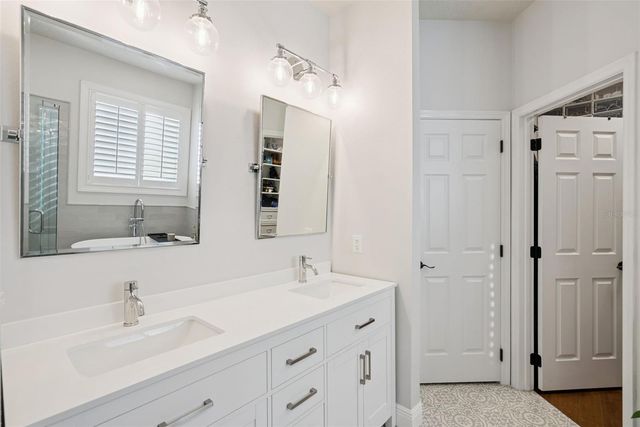 10039 BAYWATER BREEZE DRIVE, Orlando, FL 32827