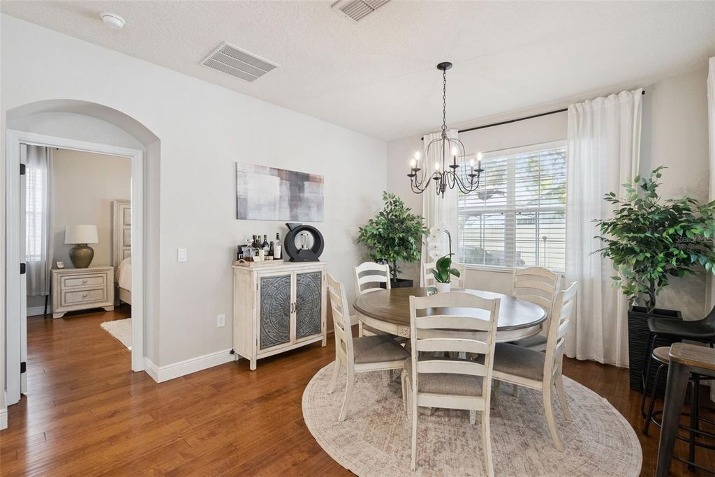 Image 20 of property listing at 10039 BAYWATER BREEZE DRIVE, Orlando, FL 32827