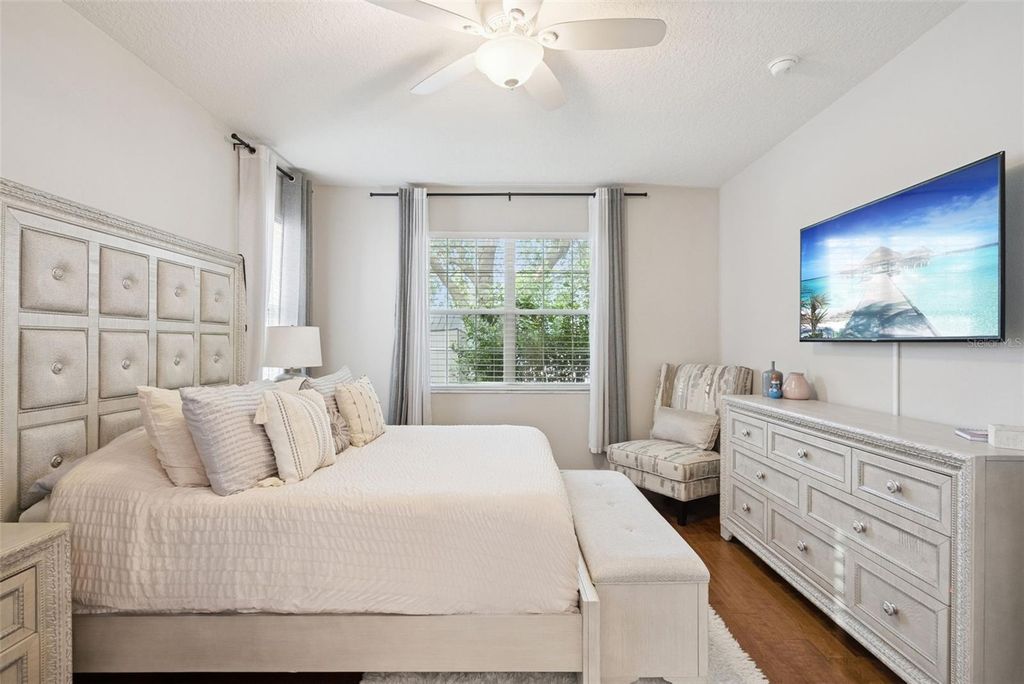 Image 25 of property listing at 10039 BAYWATER BREEZE DRIVE, Orlando, FL 32827
