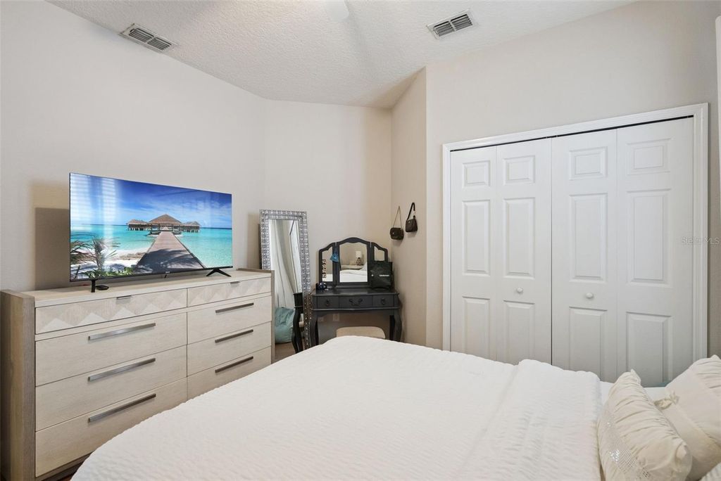 Image 30 of property listing at 10039 BAYWATER BREEZE DRIVE, Orlando, FL 32827