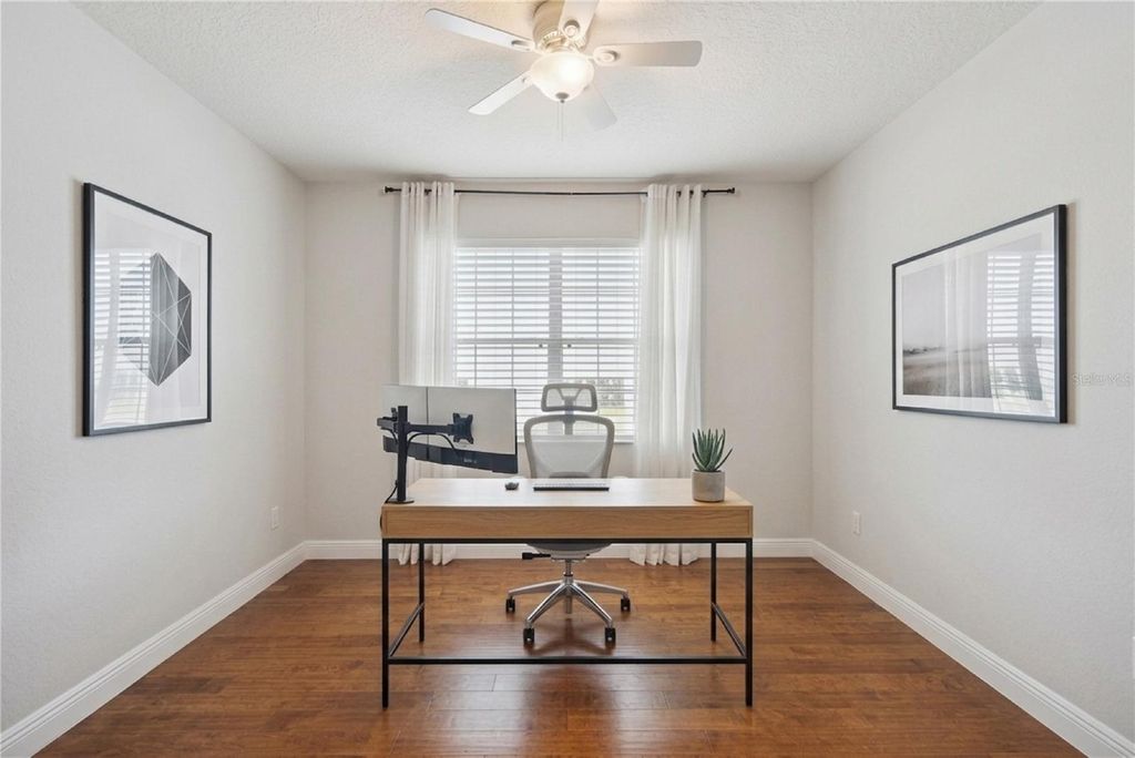 Image 40 of property listing at 10039 BAYWATER BREEZE DRIVE, Orlando, FL 32827