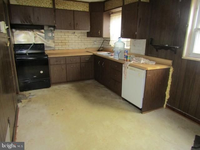 2711 LAKEHURST AVE, District Heights, MD 20747