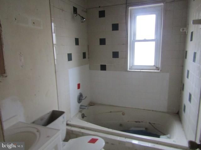 2711 LAKEHURST AVE, District Heights, MD 20747