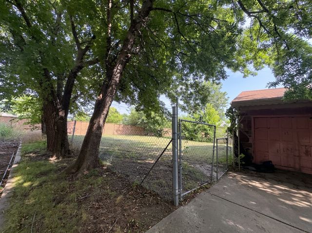 1879 N Owasso Avenue, Tulsa, OK 74106
