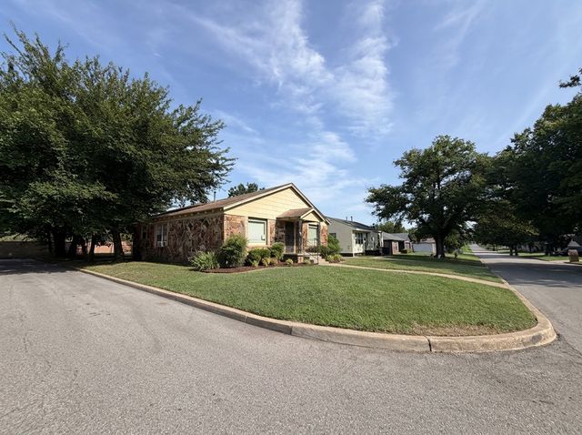 1879 N Owasso Avenue, Tulsa, OK 74106