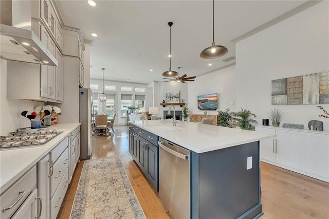 616 Grassmeade Lane, Woodstock, GA 30188