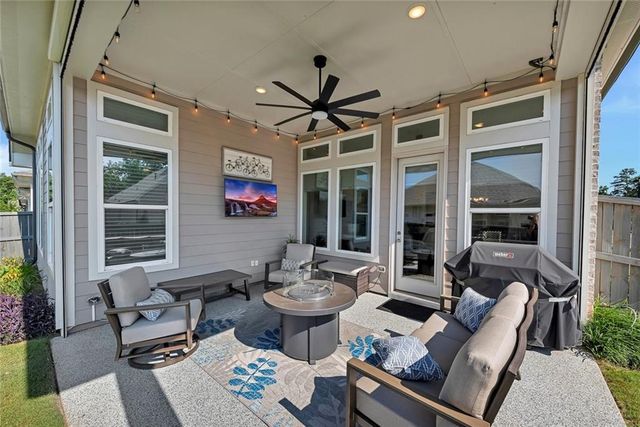 616 Grassmeade Lane, Woodstock, GA 30188