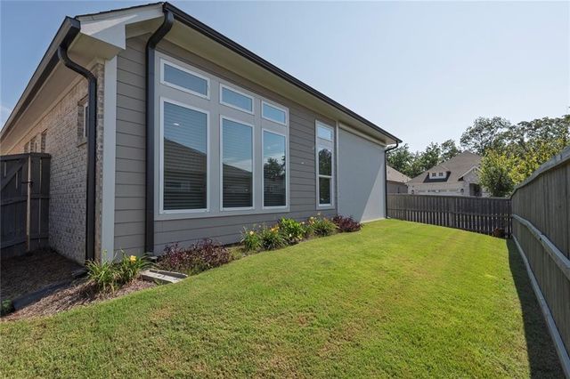 616 Grassmeade Lane, Woodstock, GA 30188
