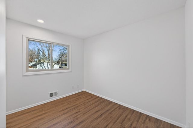 1510 Bohnhof Junction, Fridley, MN 55432