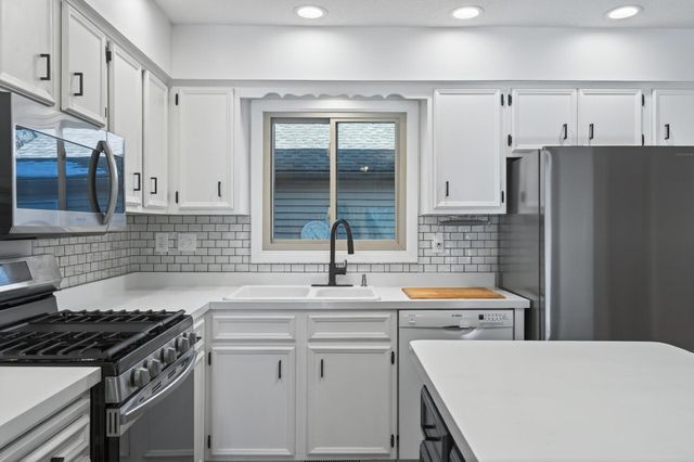 1510 Bohnhof Junction, Fridley, MN 55432