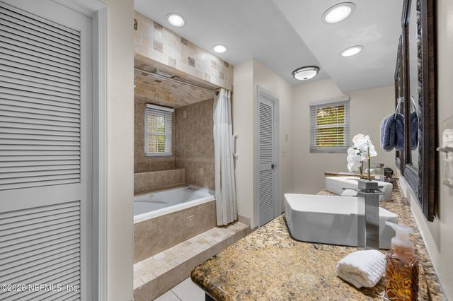 3510 HIDDEN LAKE Drive E, Jacksonville, FL 32216