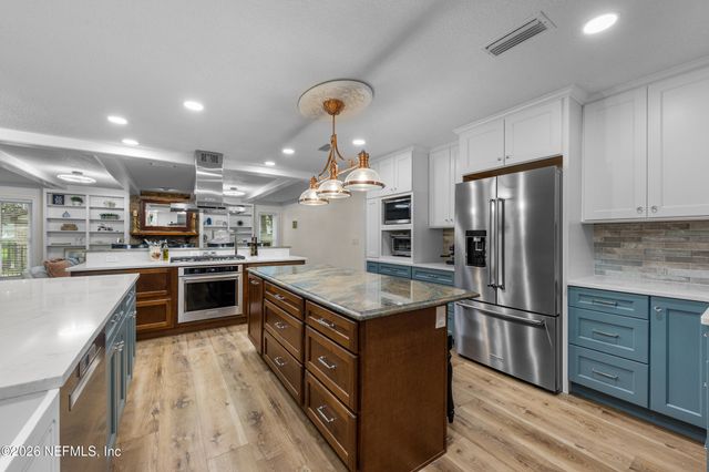 3510 HIDDEN LAKE Drive E, Jacksonville, FL 32216