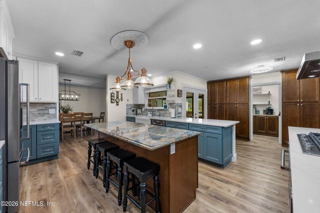 3510 HIDDEN LAKE Drive E, Jacksonville, FL 32216