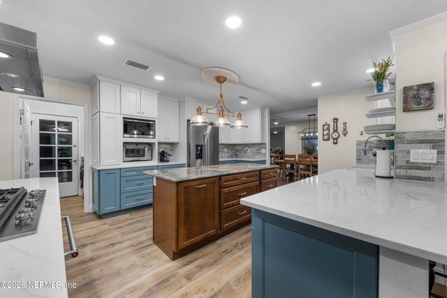 3510 HIDDEN LAKE Drive E, Jacksonville, FL 32216