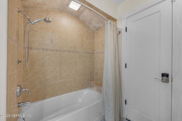 3510 HIDDEN LAKE Drive E, Jacksonville, FL 32216