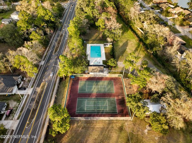 3510 HIDDEN LAKE Drive E, Jacksonville, FL 32216