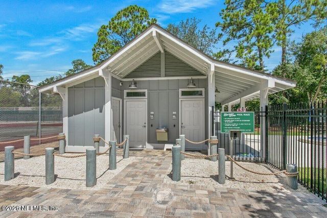 3510 HIDDEN LAKE Drive E, Jacksonville, FL 32216