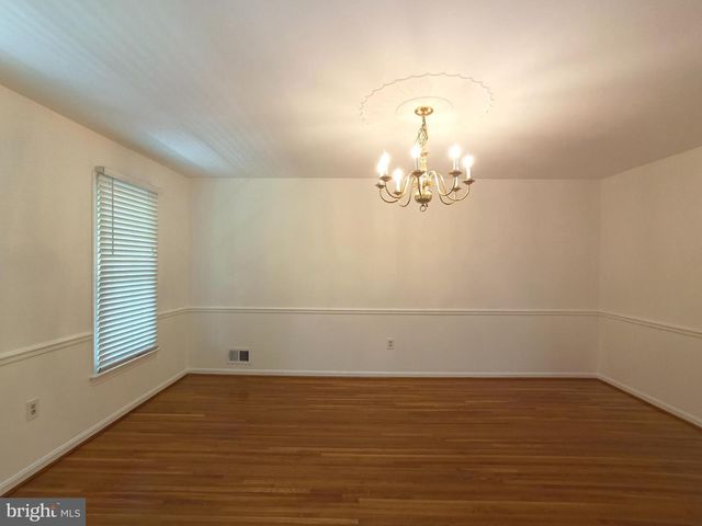 8835 TUCKERMAN LN, Potomac, MD 20854