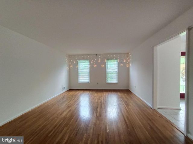 8835 TUCKERMAN LN, Potomac, MD 20854