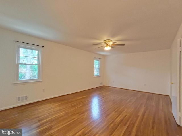 8835 TUCKERMAN LN, Potomac, MD 20854