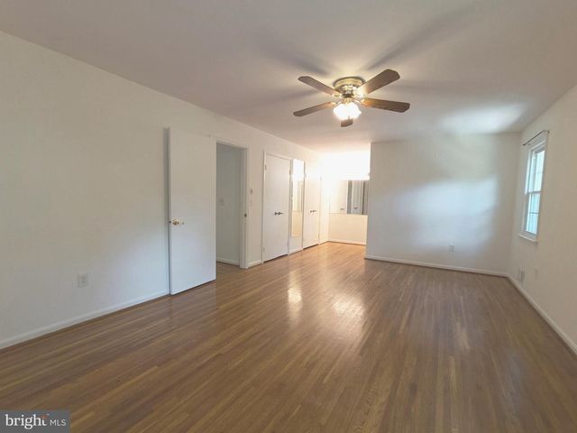 8835 TUCKERMAN LN, Potomac, MD 20854