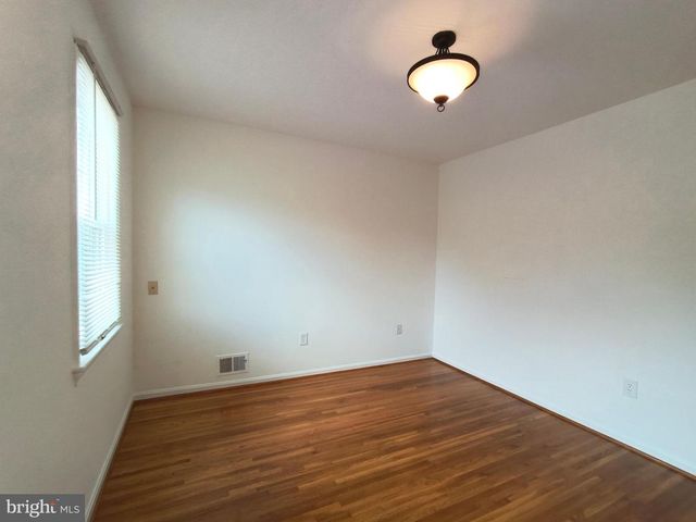 8835 TUCKERMAN LN, Potomac, MD 20854