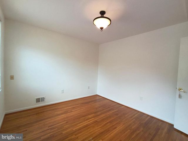 8835 TUCKERMAN LN, Potomac, MD 20854