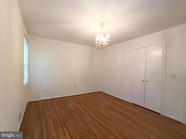 8835 TUCKERMAN LN, Potomac, MD 20854