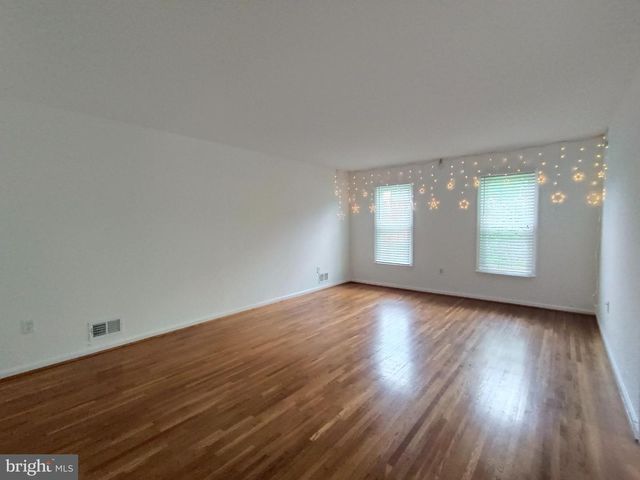 8835 TUCKERMAN LN, Potomac, MD 20854